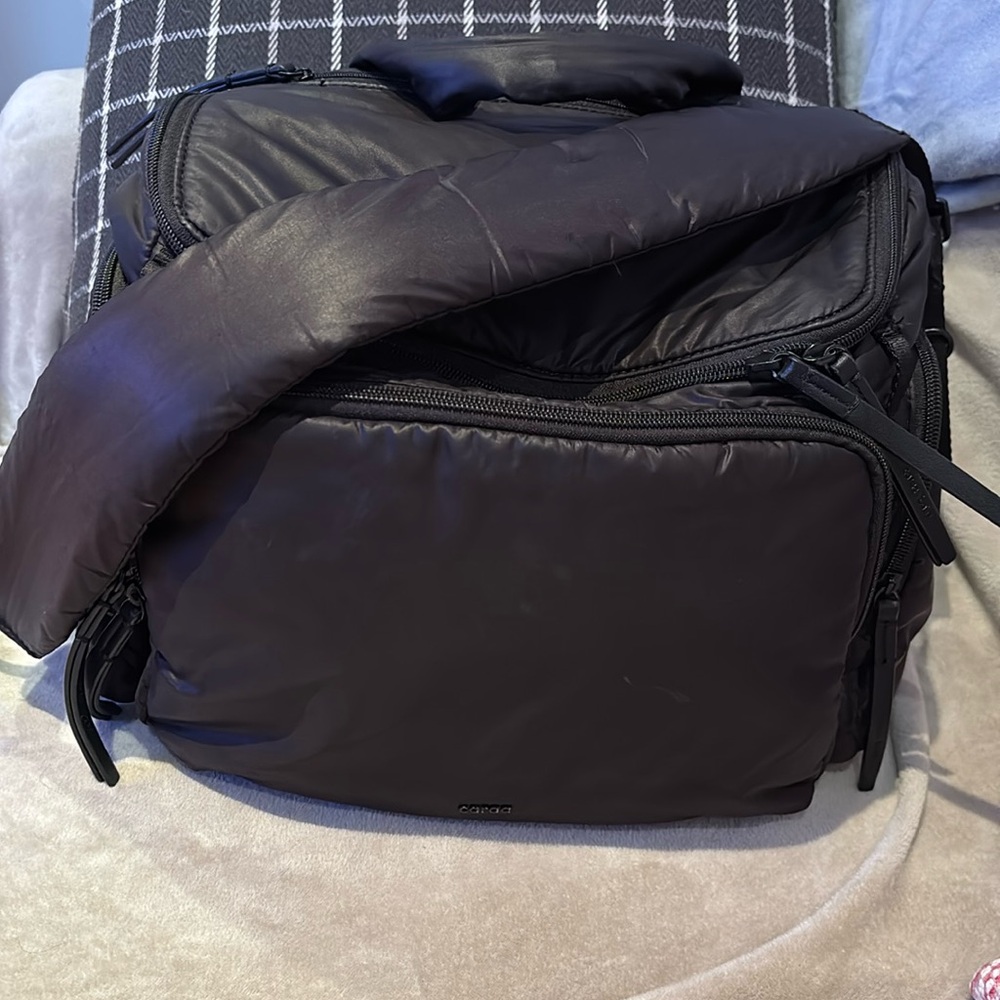 Caraa Diaper Bag
Lightly used like new very comfortable.